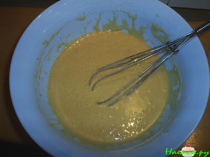 Пирог с яблоками и орехами