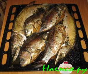 Фаршированная рыба с базиликом и чесноком Фаршированная рыба с базиликом и чесноком