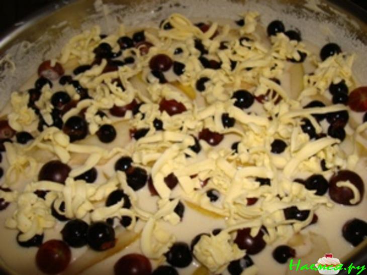 Грушево-ягодный пирог без сахара