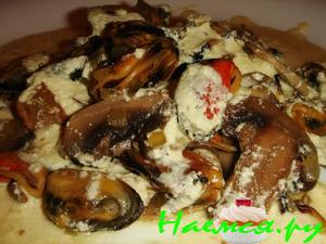 Мидии в шафрановом соусе