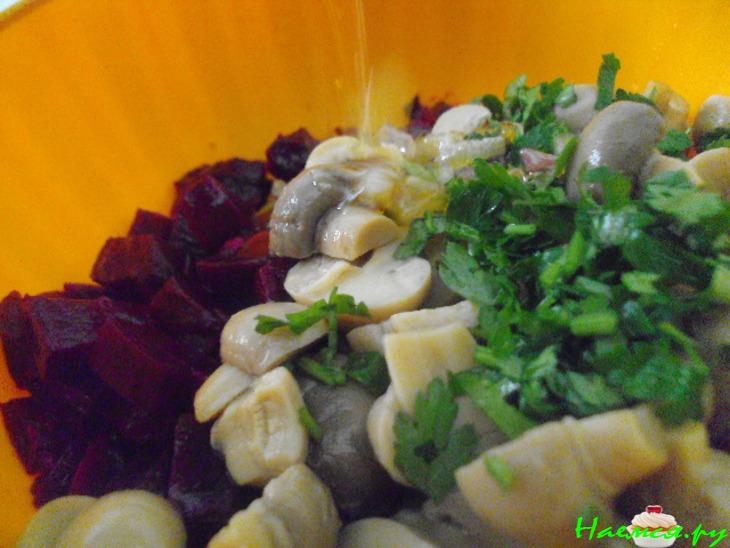 Салат из свеклы с грибами