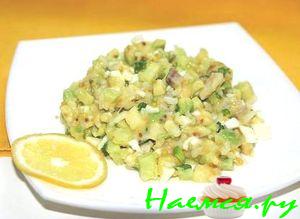Салат из авокадо и сельди с лимонно-горчичной заправкой