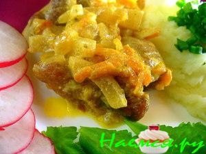 Свинина в сметанно-сырном соусе