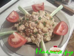 Мясо в горшочке с соусом