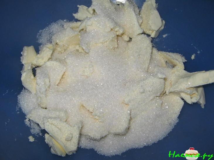 Пирог вишнево-смородиновый с шоколадом