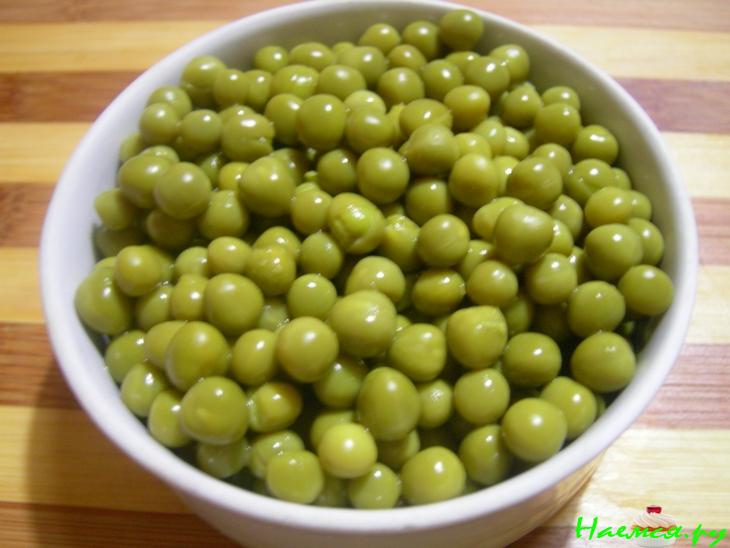 Салат "Юбилейный" с курицей и шампиньонами Салат "Юбилейный" с курицей и шампиньонами