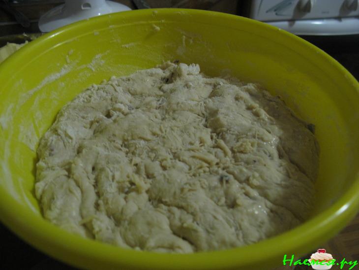 Ароматный медовый хлеб с кунжутом и орехами