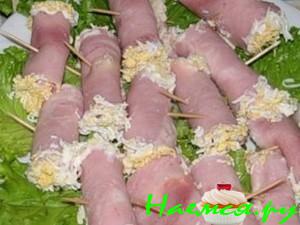 Рулетики с ветчиной, сыром и яйцом