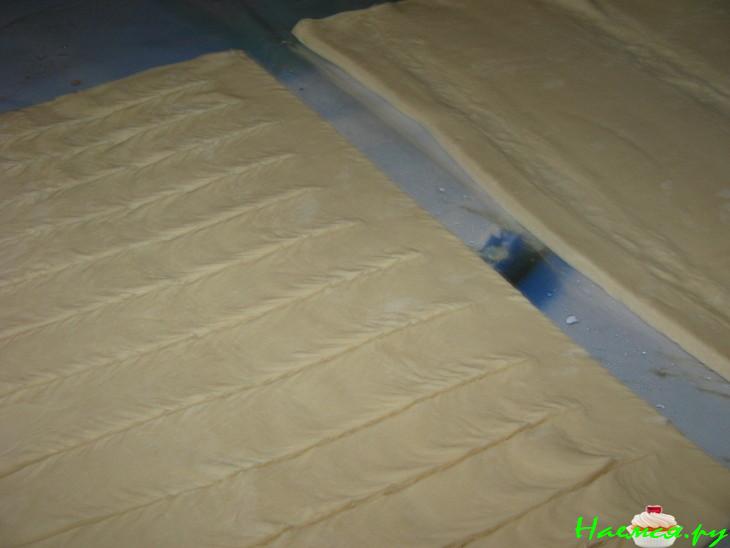 Пирог слоенный с ягодами