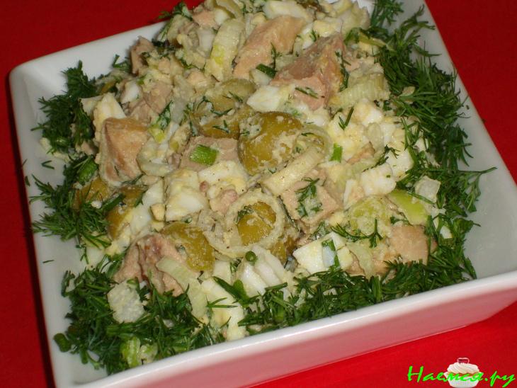 Салат из печени трески с оливками и каперсами Салат из печени трески с оливками и каперсами