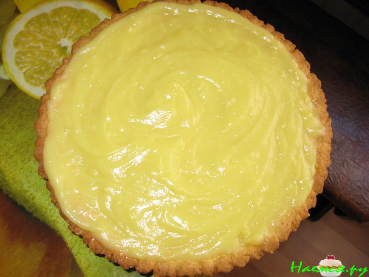 Песочный пирог с заварным кремом и ягодами