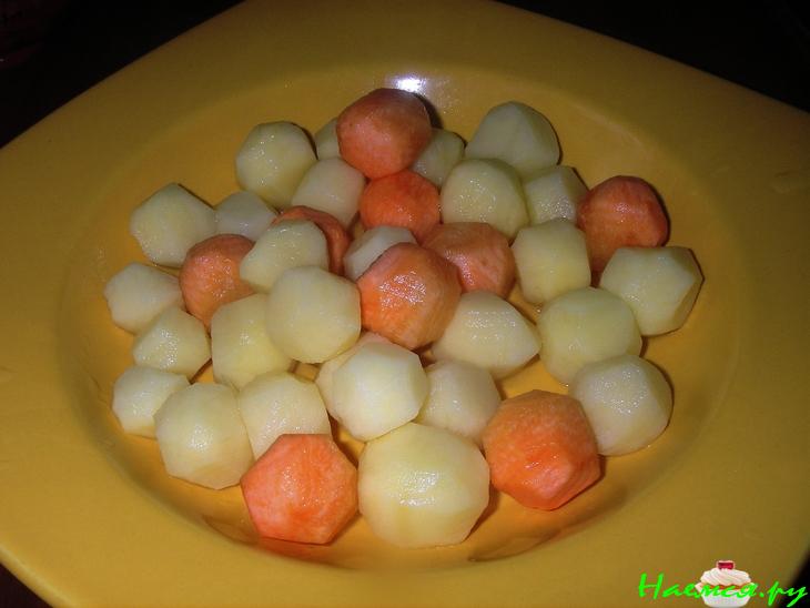 Картофельный суп с фрикадельками и шпинатом Картофельный суп с фрикадельками и шпинатом