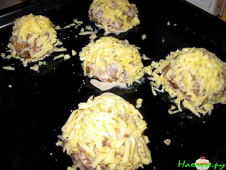 Котлеты в шапочках