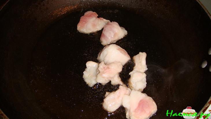 Жаркое свиное в горшочке