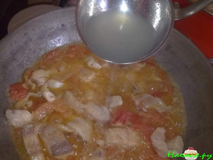 Спагетти в соусе