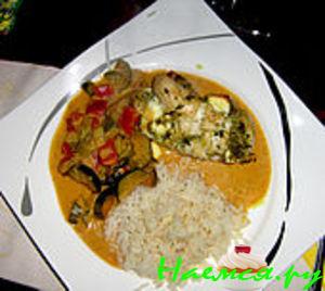 Куриные рулетики с брынзой и песто