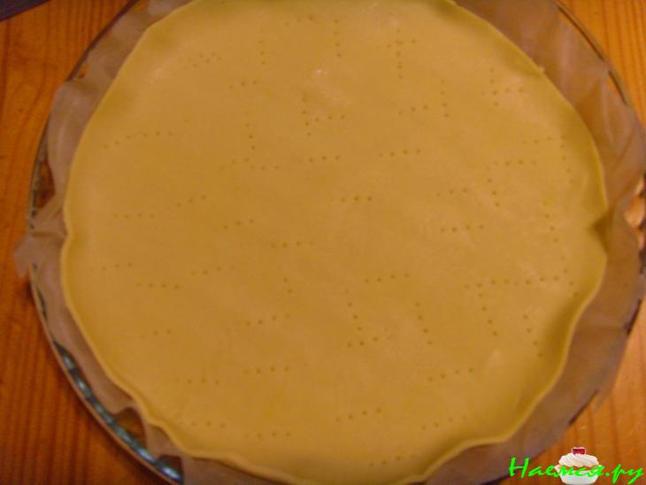 Киш (открытый пирог) из лука-порея, курочки и омлета