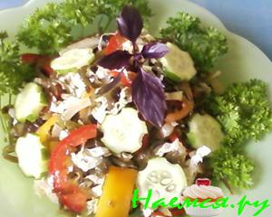 Салат овощной с консервированной морской капустой