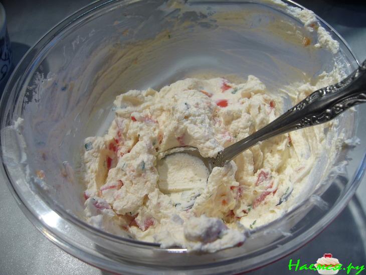 Баклажановые тосты с сырной смесью