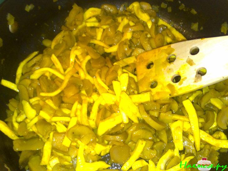 Кальмары жареные с грибами