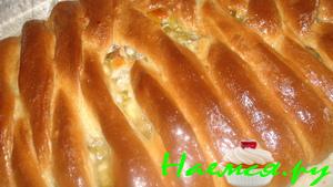 Пирог заплетённый "Весеннее настроение" с ревенем и шоколадом