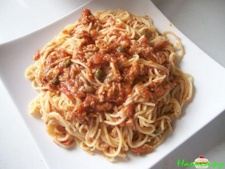 Спагетти с соусом из тунца