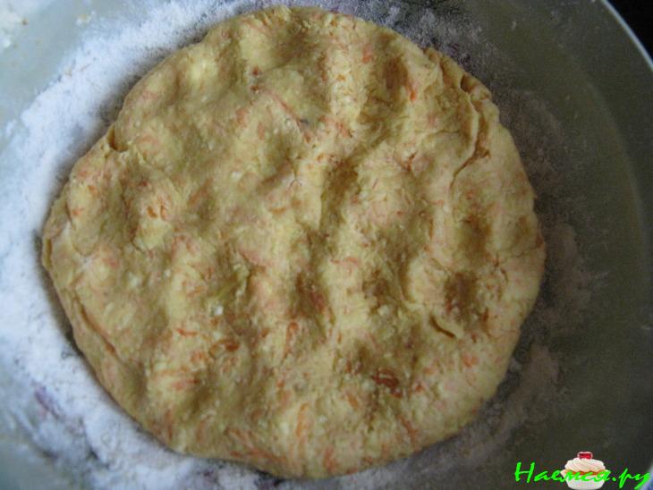 Фрикадельки морковно-творожные с луковым соусом