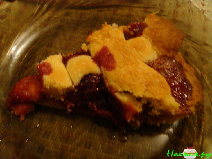 Открытый пирог с ягодами