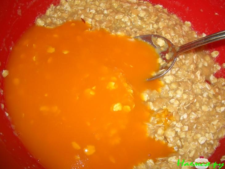 Пирог их овсяных хлопьев с яблочным пюре