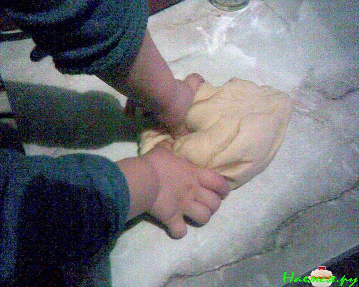 Постные пирожки с капустой и рыбной консервой Постные пирожки с капустой и рыбной консервой