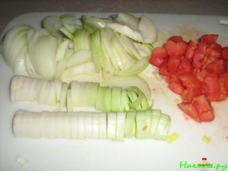 Луковый пирог со шпротами