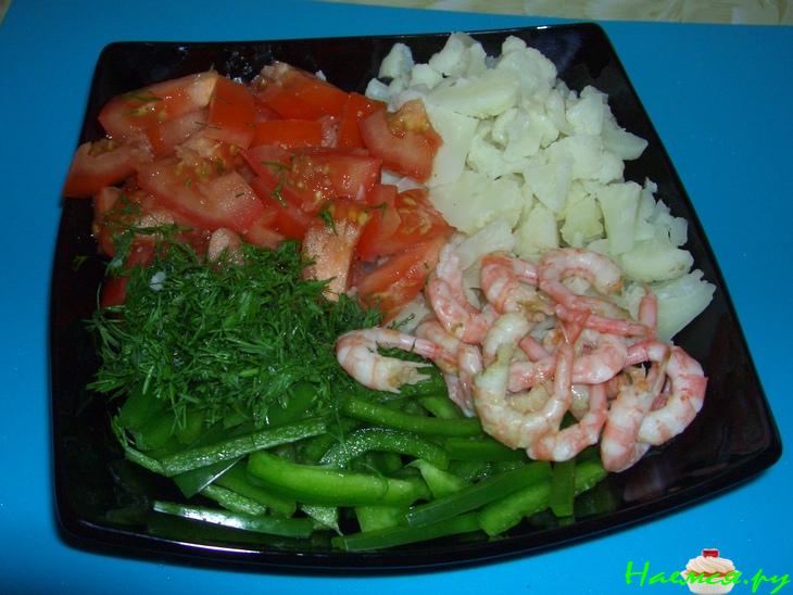 Салат с цветной капустой и креветками