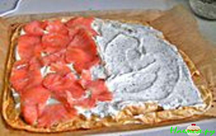 Рулет с копченым лососем