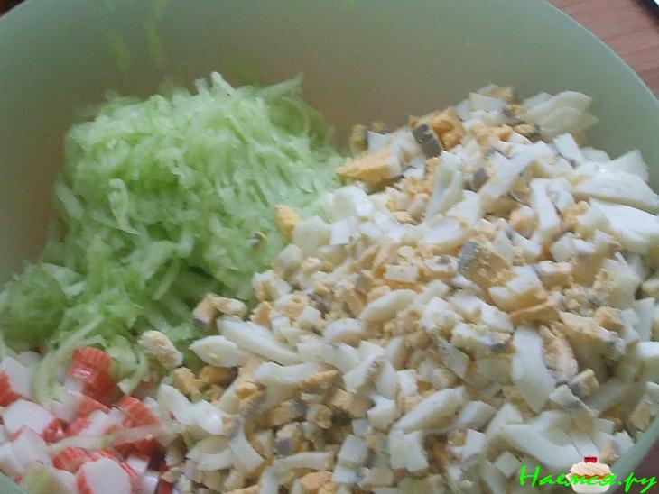 Салат с крабовыми палочками Салат с крабовыми палочками