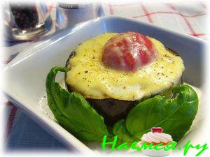 Яйца в баклажанах