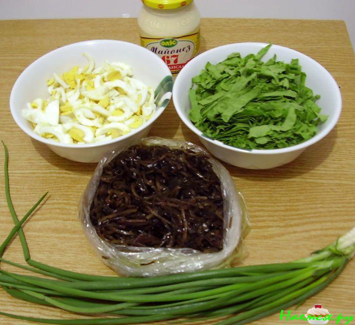 Морская капуста с салатом