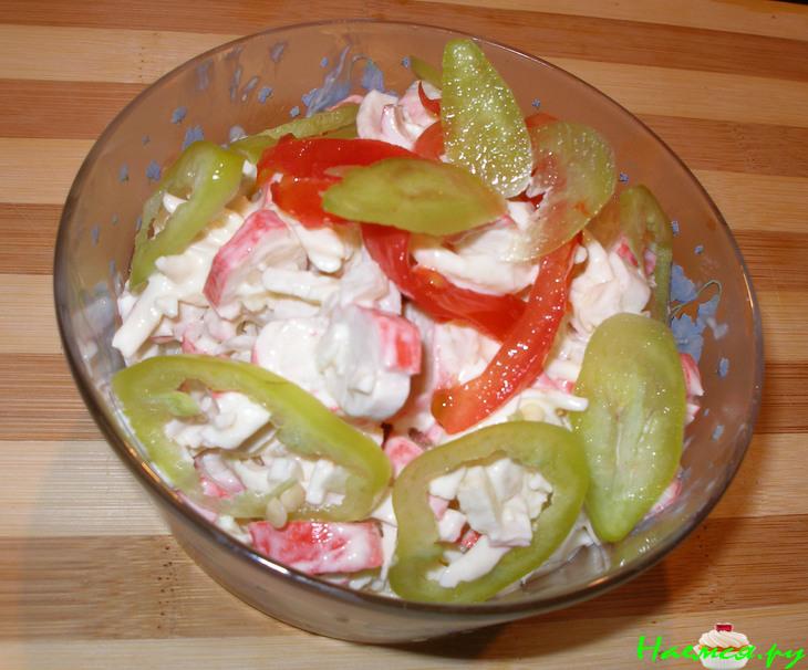 Крабовый салат с брынзой