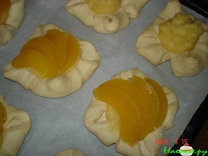 Пирожные "Розанчики" с заварным кремом и фруктами (по мотивам датской выпечки)