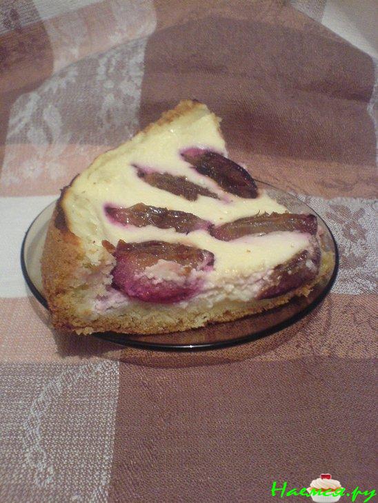 Творожный пирог со сливами