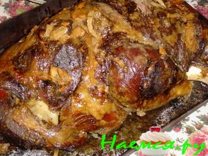 Баранья нога запеченная в вине