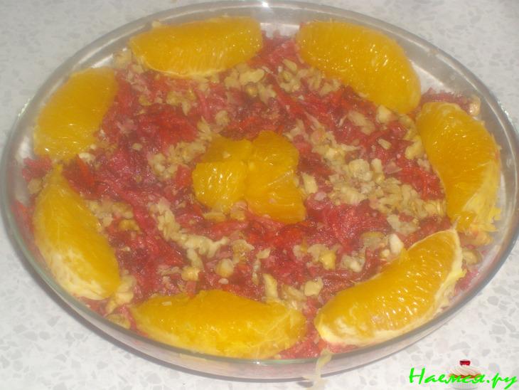 Cалат витаминный из свеклы с кольраби