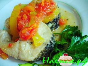 Рыбка отварная с соусом
