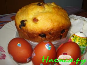 Кулич дрожжевой на молоке с изюмом