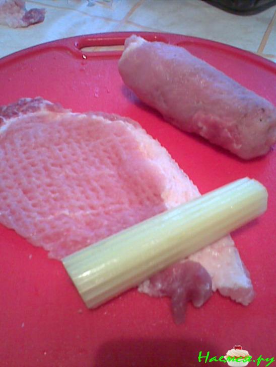 Рулетики с сельдереем