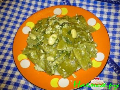 Лобио с луком и яйцами