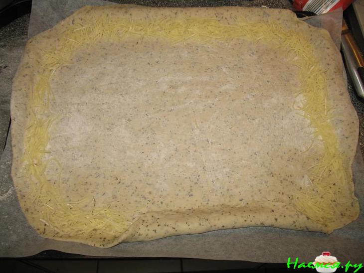 Пицца "Салями" с овощным акцентом и сыром в корочке