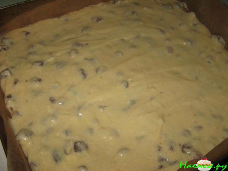 Печенье с изюмом и кусочками шоколадных конфет