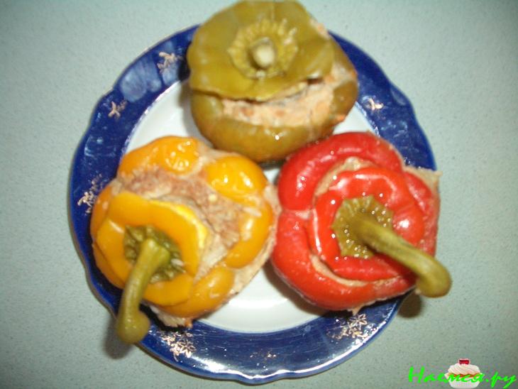 Фаршированный перец в томате