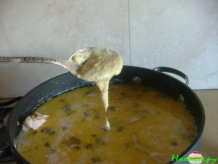 Суп "Дары Нептуна" с клецками в горшочке