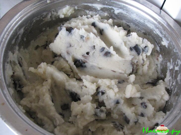 Говядина в беконе с картофельно-грибным пюре